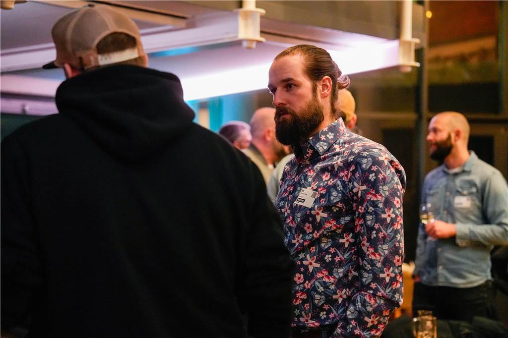 Das Afterwork-Event „Überstunde“ fand am Donnerstag (23.1.) in Toyka’s Bistro & Café, dem „Herzstück des größten Sportvereins Dortmunds – dem TSC Eintracht Dortmund“, wie es die Veranstalter formulieren, statt.