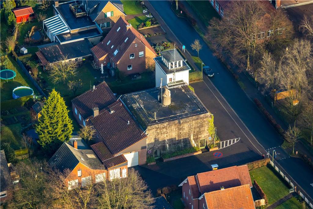 Hullerner Feuerwehr feiert ersten Spatenstich für neues Gerätehaus Blick auf das Feuerwehrhaus Hullern