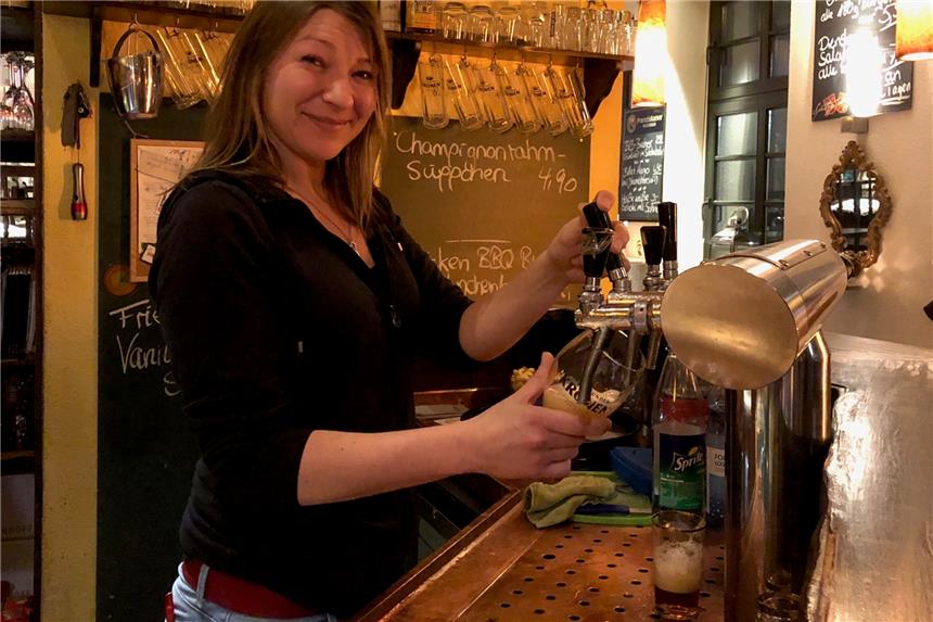 Kriegen BVB-Fans im Kreuzviertel ein letztes Bier vorm Stadion? Das Allegro an der Querstraße wegen des BVB-Heimspiels diesen Sonntag ausnahmsweise schon am Vormittag auf - so wie fast alle Kneipen des Kreuzviertels.