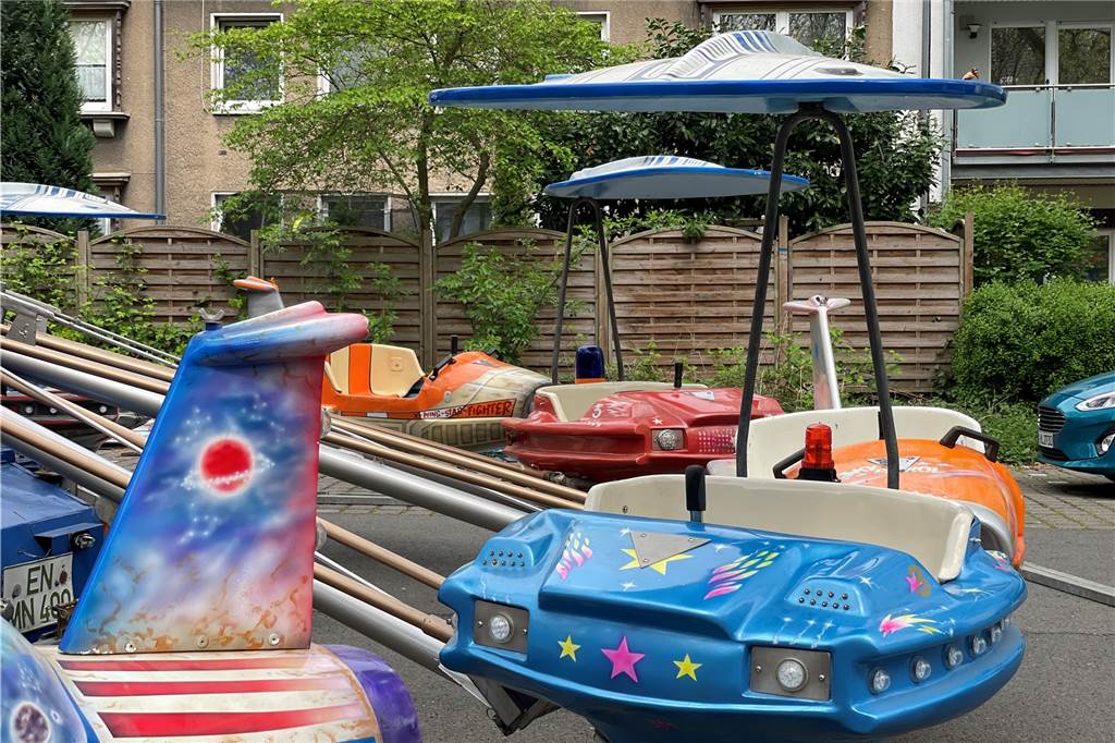 Schausteller zu Kirmes: „Gibt Kinder, die haben das Karussell noch nie gesehen“ Das allgemein als Babyflug bekannte Karussell stand die ersten vier Jahre in Hamburg, deshalb heißt dieses Fahrgeschäft "Hansa-Jet".