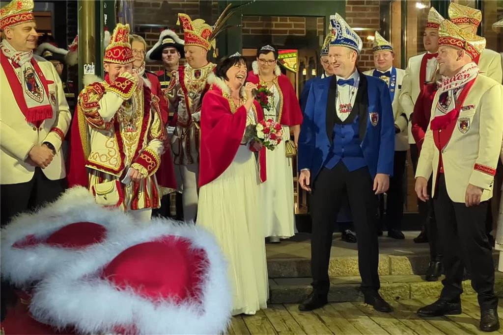 Das „alte“ Dreigestirn wurde verabschiedet bei der Prinzenproklamation in Klein-Köln.