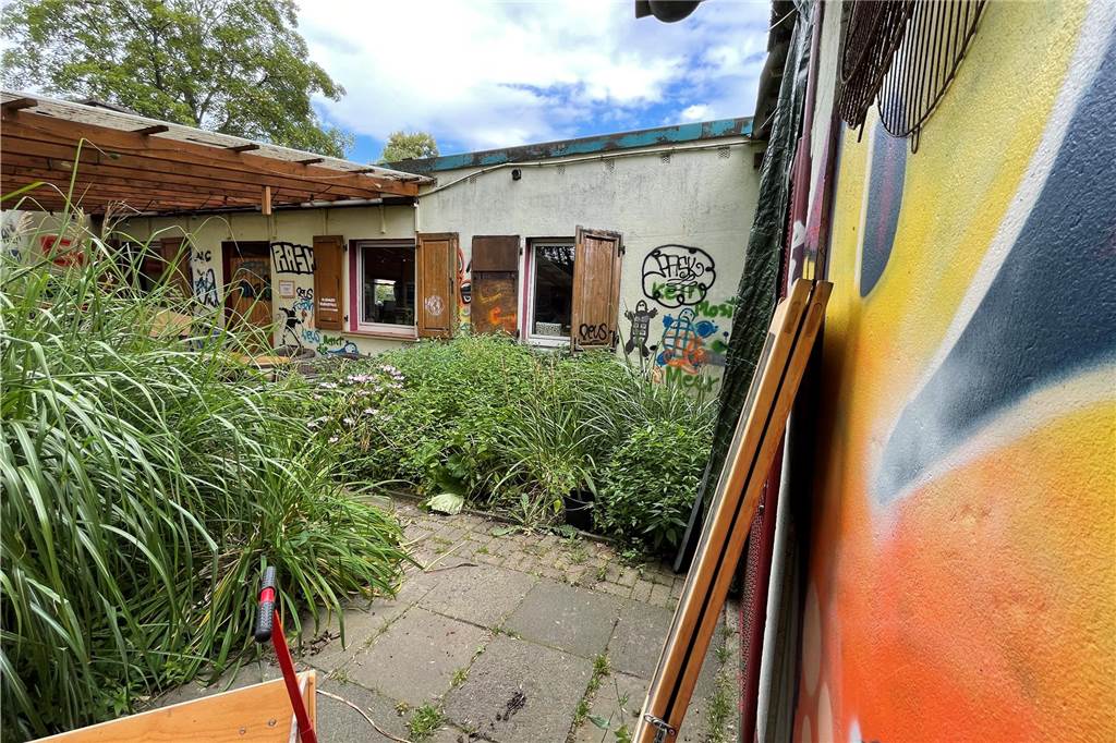Das alte Marcel-Callo-Haus ist Geschichte: Baracken sind gefallen Das alte Marcel-Callo-Haus vor dem Abriss im Februar. Vorher hat die Jugendfreizeitstätte den Neubau nebenan auf dem Gelände direkt an der Schillerstraße bezogen.