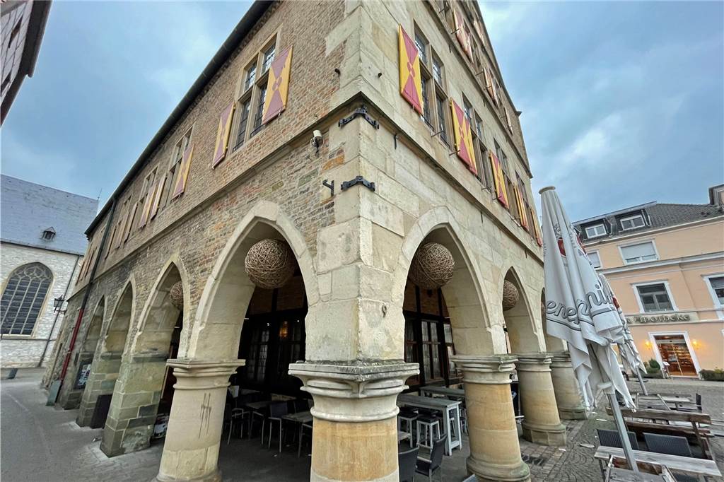 Blick in die Stadtgeschichte: Diese Jubiläen stehen in Werne 2023 an Das Alte Rathaus von der Seite aus betrachtet.