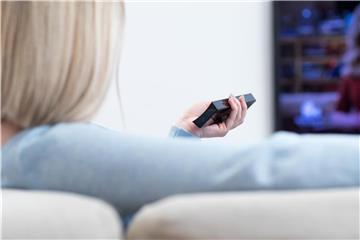 Das analoge TV-Signal im Kabelfernsehen wird langsam deutschlandweit abgeschaltet. Wann es soweit ist, erfahren Analogschauer per Einblendung im Programm und per Anschreiben vom Anbieter. Foto: Christin Klose