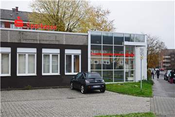 Das Archivbild zeigt die ehemalige Sparkasse-Filiale an der Mühlenbachstraße in Brambauer.