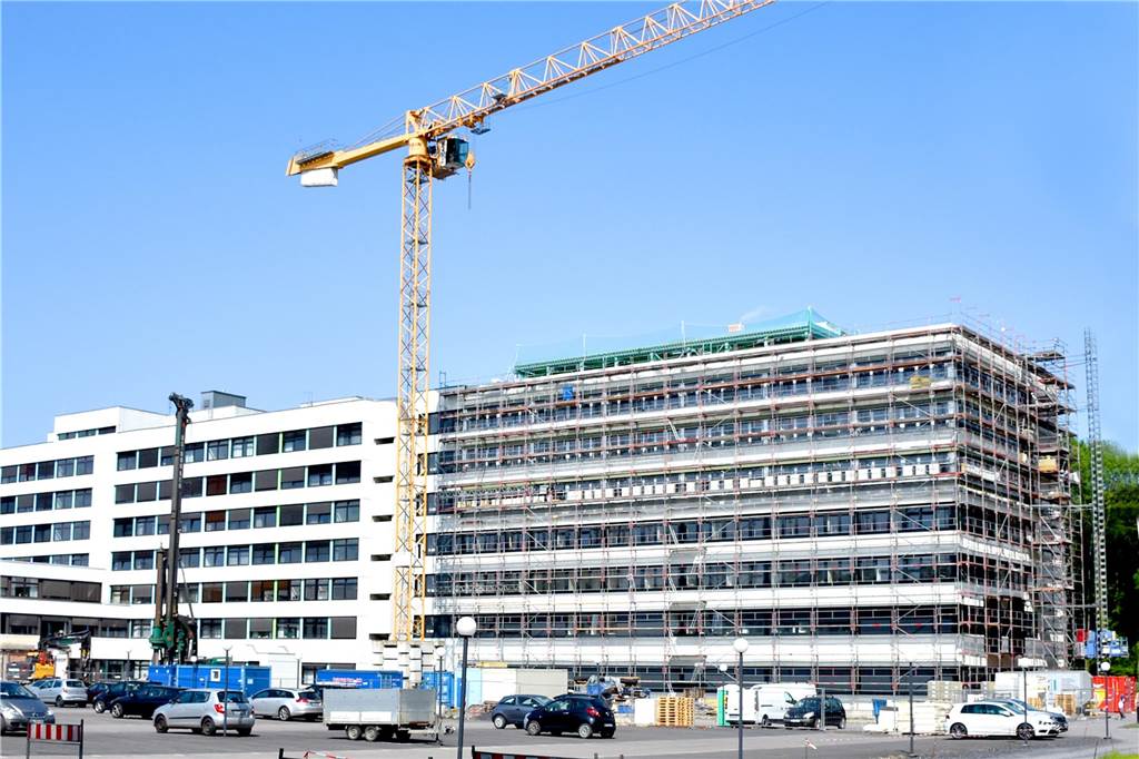 Beklemmung oder Herzinfarkt? Brustschmerz-Ambulanz für schnelle Diagnose Krankenhausbaustelle (Archivbild)