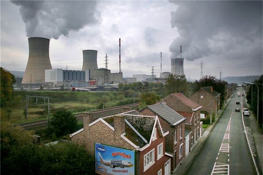 Belgien verschiebt Atomausstieg - Sorgen in Deutschland Das Atomkraftwerk Tihange in Huy. Belgien will den Atomausstieg um zehn Jahre verschieben.