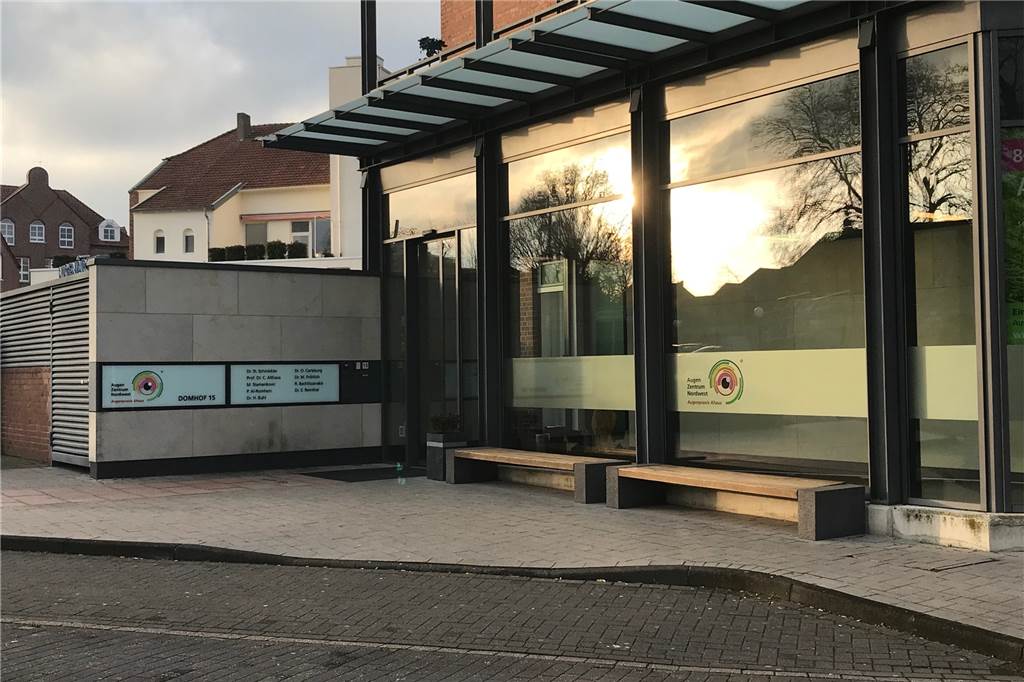 Stefanie Schmickler und Michael Pietsch sind Unternehmer des Jahres 2019 Das Augen-Zentrum-Nordwest am Domhof in Ahaus.