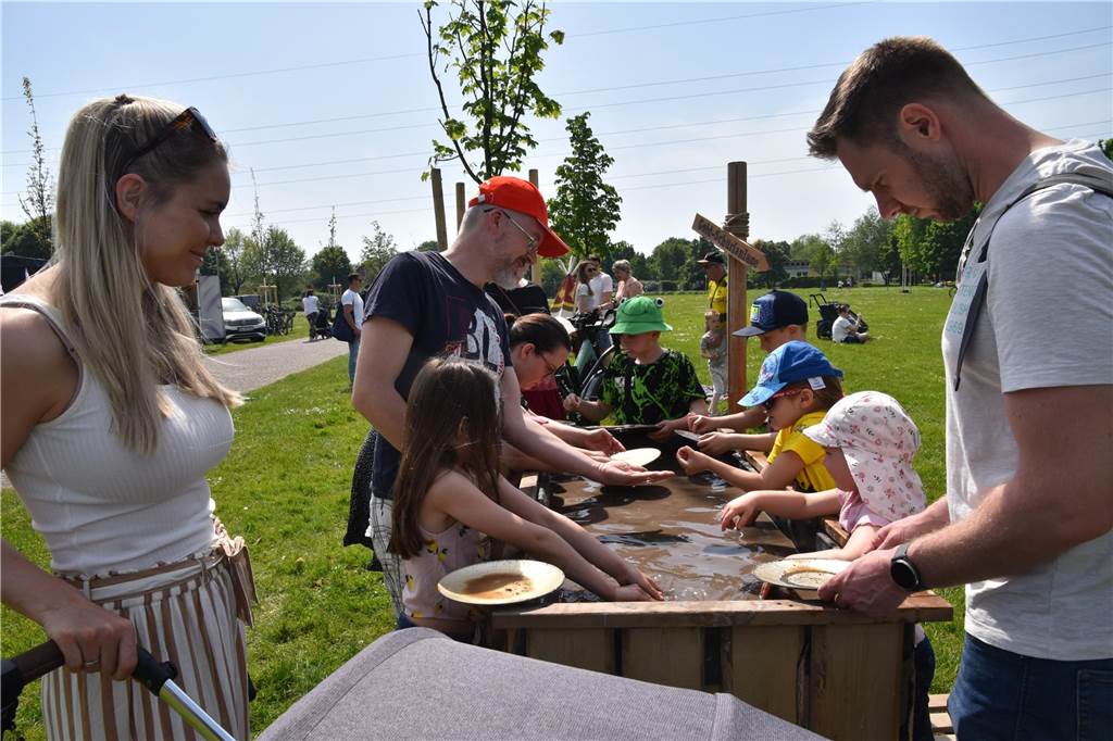 Das Auswaschen von Goldnuggets war bei den Kindern besonders beliebt.