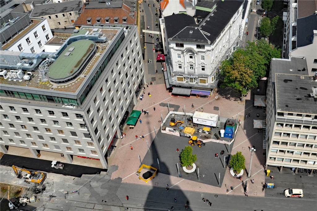 Blick vom Turm der Reinoldikirche aufs "Basecamp" an der Kampstraße