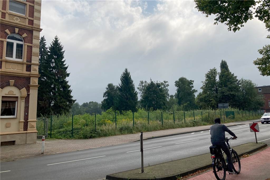 Das Baugrundstück gehört dem Bauverein, der das Projekt mit der Diakonischen Altenhilfe entwickeln wird.