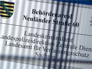 Das Behördenareal Neuländer Straße 60, mit dem Landeskriminalamt, der Landespolizeidirektion Zentrale Dienste, dem Landesamt für Verfassungsschutz Sachsen und dem Staatsbetrieb Sächsische Informatikdienste. Foto: Arno Burgi
