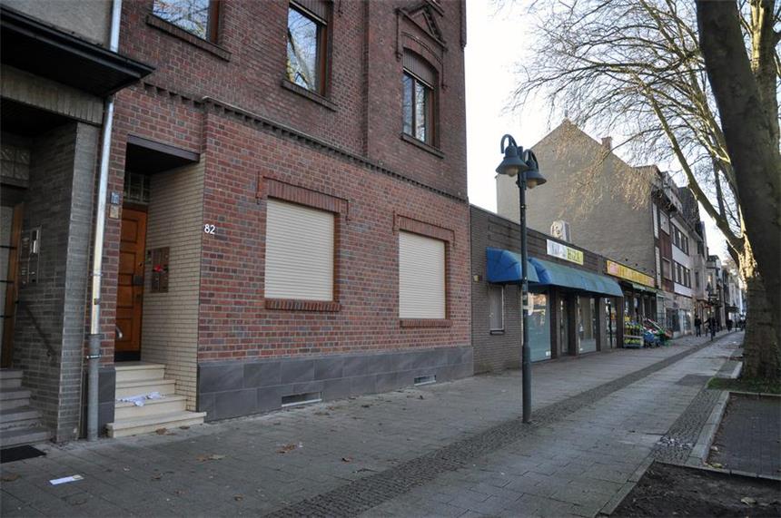 Das Beispiel Münsterstraße 82: Die Hausbesitzer haben die ehemaligen Ladenlokale zur Wohnung umgebaut. 