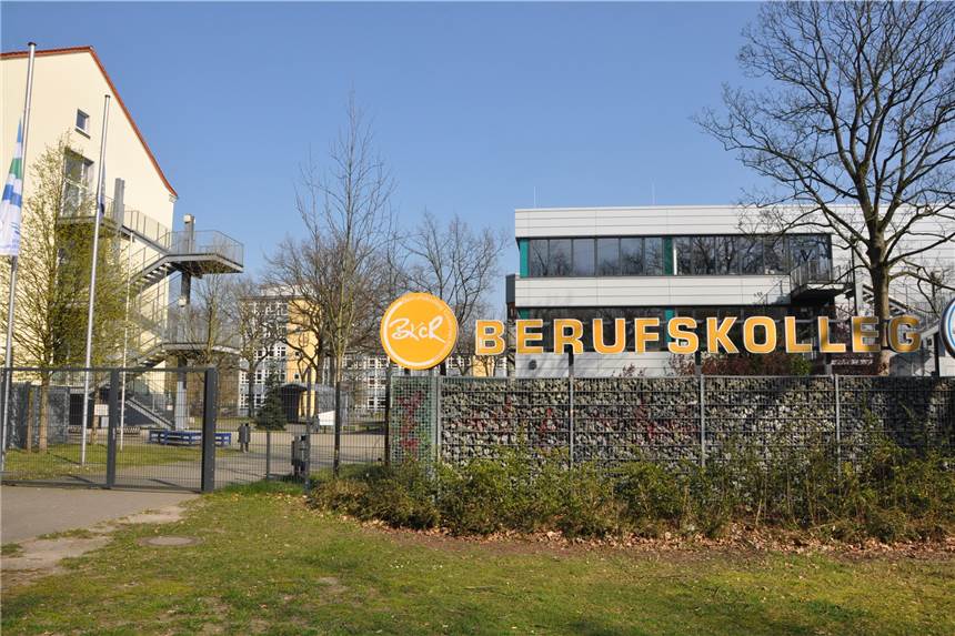 Berufskolleg Castrop-Rauxel bleibt weiter im Distanzunterricht Das Berufskolleg Castrop-Rauxel bleibt im Distanzunterricht.