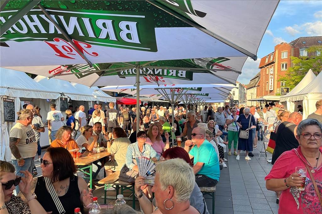 Re-Live und Fotos: Lünen feiert das Bierfest: Veranstaltung auf dem Marktplatz wird eröffnet
