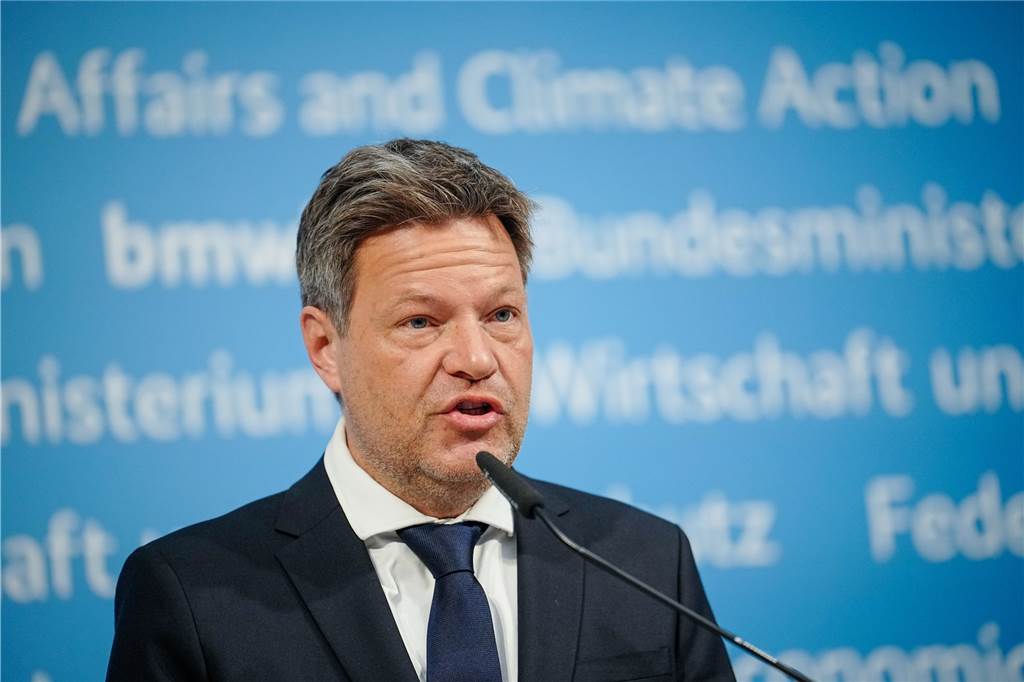 Notfallplan Gas: Lüner Stadtwerke erwarten weitere Preissteigerungen Das Bild zeigt Robert Habeck, Bundesminister für Wirtschaft und Klimaschutz, während einer Pressekonferenz in seinem Berliner Ministerium zur Energiesicherheit in Deutschland.