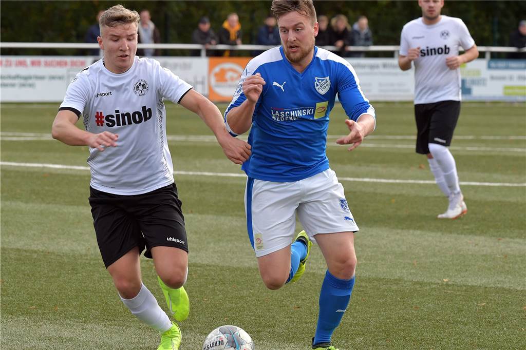 Lüner Testspiele: Duell mit einem Ex-Bundesligisten und ein verlorengegangenes Derby Das bis dato letzte Duell SV Preußen (hier mit Nico Kusserow, l.) gegen BW Alstedde (Steven Koczy, r.) liegt einige Zeit zurück.