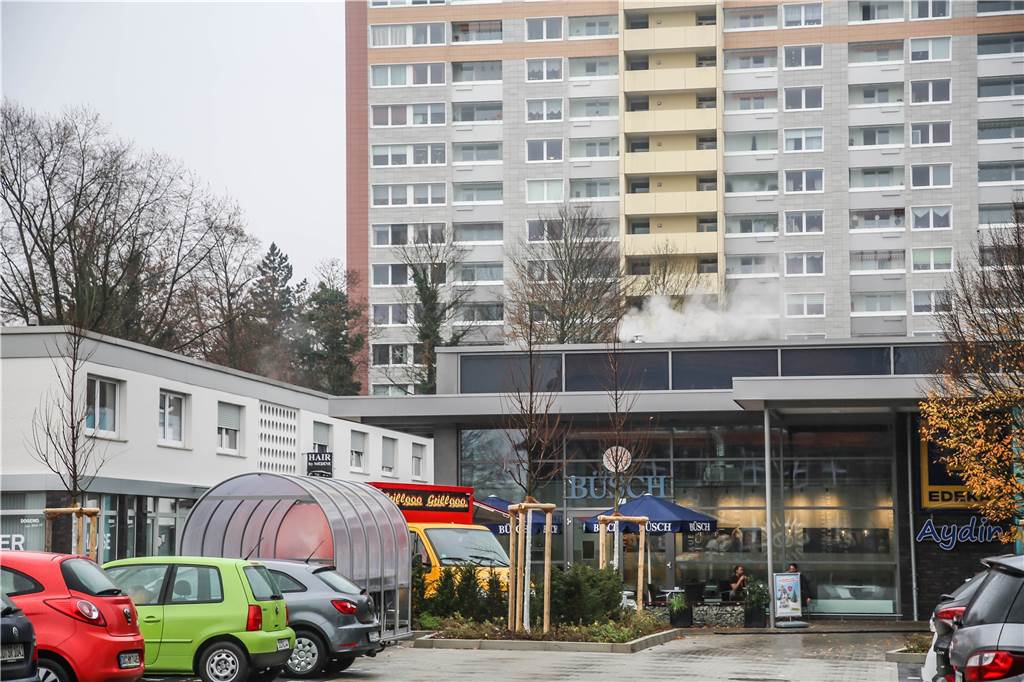 Löttringhausen: Unterschätztes Idyll mit Ruhefaktor Das Bistro im Edeka-Laden zu Füßen des Hochhauses am Langeloh ist das einzige Gastronomieangebot im Vorort.