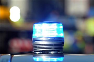 Das Blaulicht eines Streifenwagens der Polizei. Foto: Stefan Puchner/Archiv