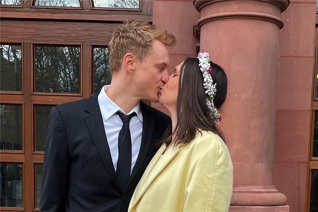 Laura und Dennis Schuberth sagen Ja: Eine ungewöhnliche Hochzeit mit Überraschungen Dennis und Laura