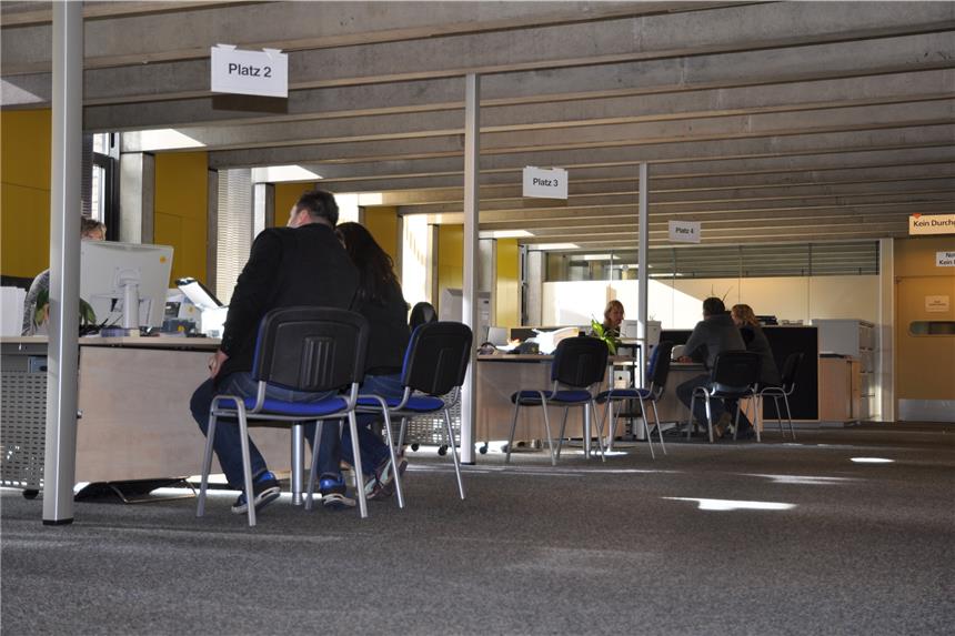 Neues Konzept mit Termin statt langer Wartezeit Das Bürgerbüro zog 2013 im Rathaus um (Foto). Die Wartezeiten waren im vergangenen und in diesem Jahr zum Teil länger als eine Stunde. Das soll nun ein Ende haben.