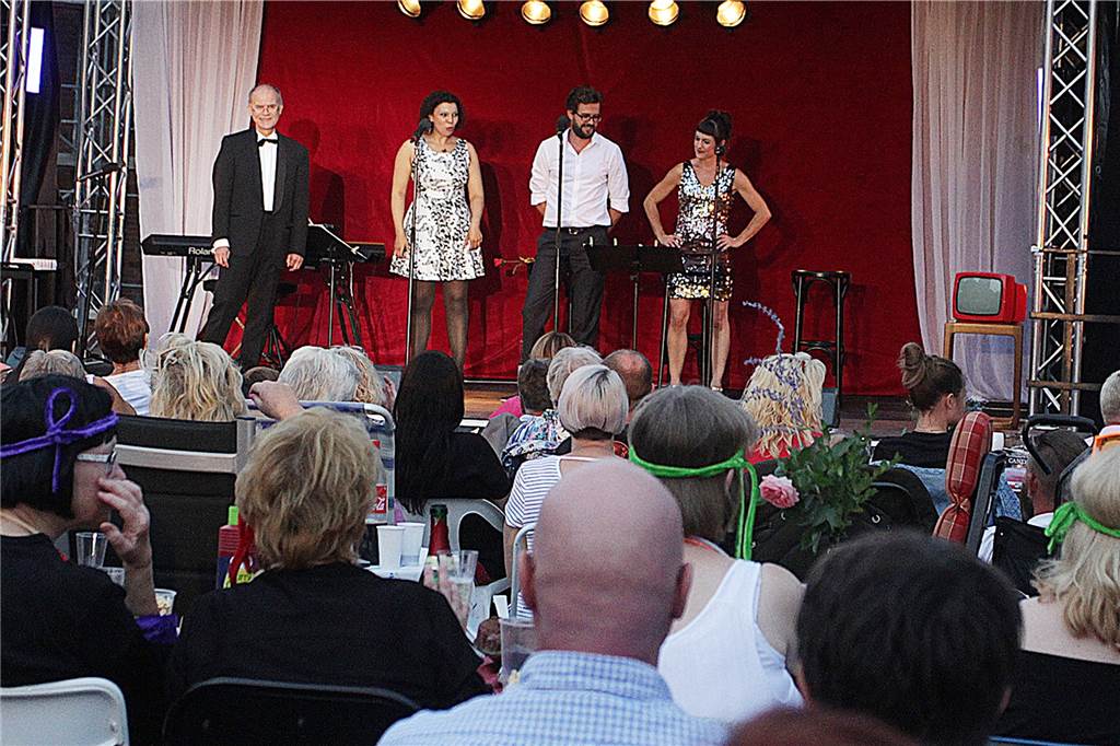 Neue Spielzeit im WLT - Neue Stücke und eine ganz besondere Veranstaltung kommt zurück Das Bürgerpicknick mit der Aufführung des Westfälischen Landestheaters im vergangenen Jahr.