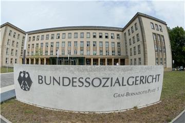 Das Bundessozialgericht hat entschieden: Der Schutz der Unfallversicherung gilt nicht, wenn Arbeitnehmer den unmittelbaren Weg zum Betrieb unterbrechen. Foto: Swen Pförtner/dpa