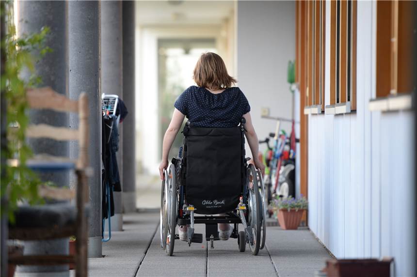 Teilhabegesetz verängstigt Behinderte und ihre Angehörigen - viel Hilfe ist nötig Das Bundesteilhabegesetz will Menschen mit Behinderung gleichwertige Teilhabe am gesellschaftlichen Leben ermöglichen.