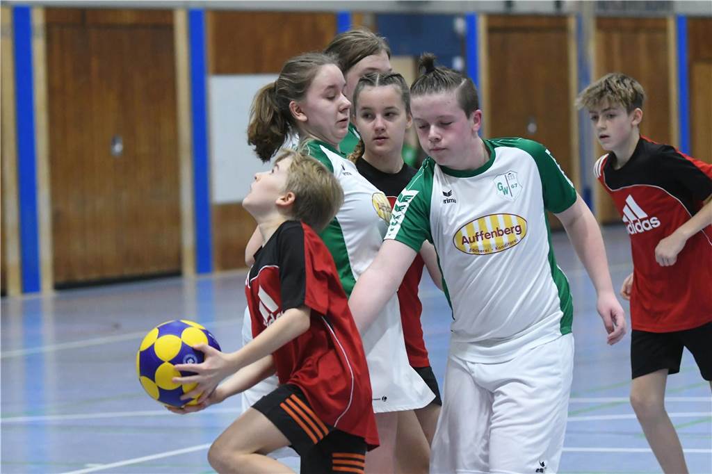 Das C-Jugend-Korfball-Team des HKC Albatros (4.) aus Henrichenburg überholte durch einen 6:5-Sieg im direkten Duell den KC Grün-Weiß (5.) aus Ickern.