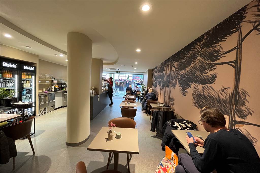 Das Café Lotte gibt es jetzt dreimal in der Stadt Das "Café Lotte" an der Kleppingstraße ist in einem schlauchförmigen Ladenlokal untergebracht.