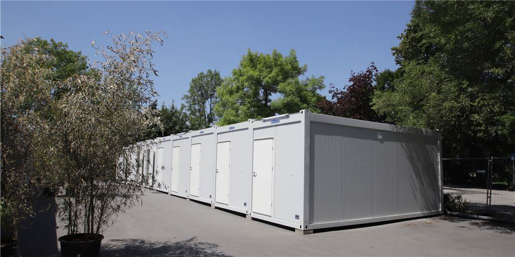 Container-Dorf für Ukraine-Flüchtlinge ist schlechter Witz Das Containerdorf für ukrainische Flüchtlinge steht auf dem Parkplatz am Cappenberger See.