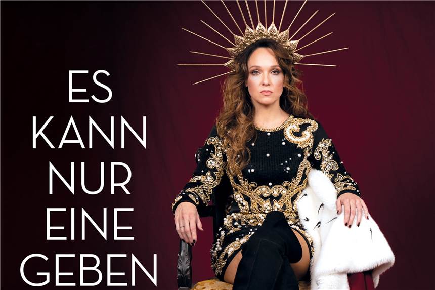 Carolin Kebekus: Darum bekämpfen sich Frauen oft besonders hart Das Cover des Buches "Es kann nur eine geben" von Komikerin Carolin Kebekus (undatierte Aufnahme). Kebekus, die derzeit erfolgreichste Komikerin Deutschlands, hat jetzt ein Buch geschrieben, einen richtig dicken Wälzer von 352 Seiten. Erscheinungsdatum: Donnerstag, 7. Oktober, Titel: «Es kann nur eine geben». Das sagt eigentlich schon alles. (zu dpa "Carolin Kebekus: Darum bekämpfen sich Frauen oft besonders hart") +++ dpa-Bildfunk +++