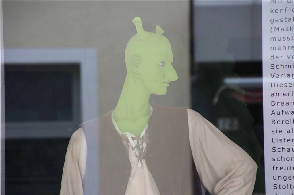 Mit Fotostrecke: Beliebte Stücke der Freilichtbühne Werne in Innenstadt ausgestellt Das das Stück Shrek aufgeführt werden konnte, wusste die Freilichtbühne damals erst zwei Wochen vor der Premiere.