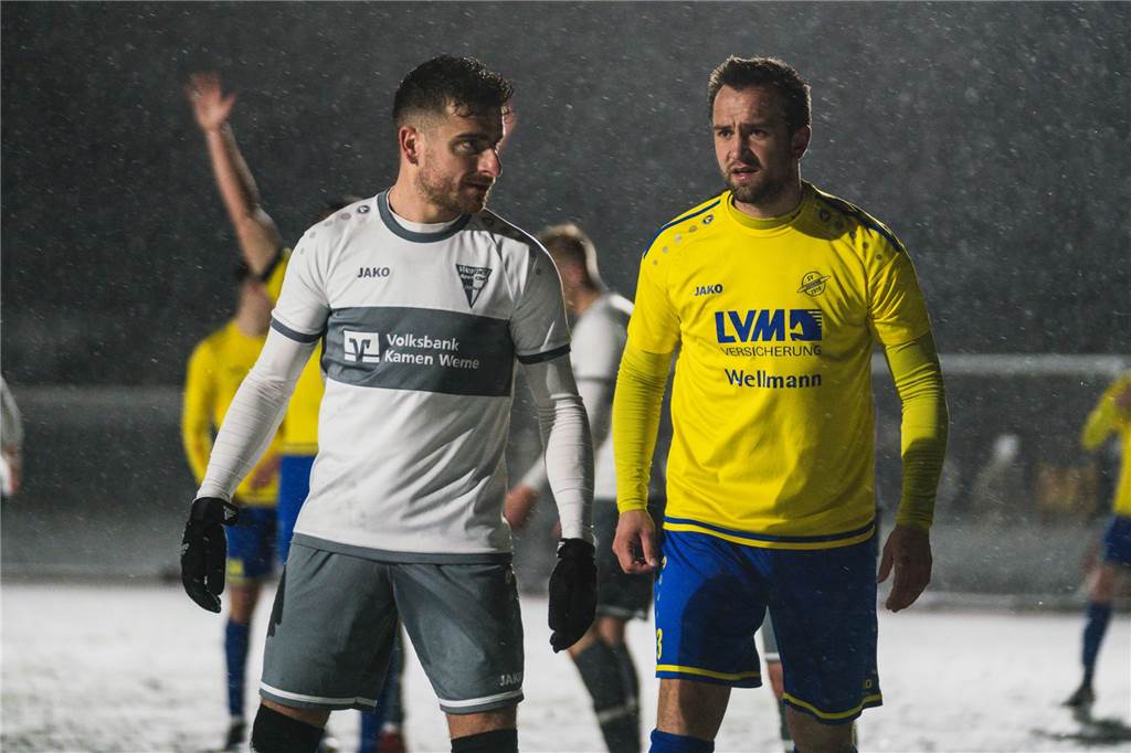 Das Derby zwischen Jussef Saado (l.) und dem Werner SC und Johannes Richter (r.) und dem SV Herbern im April hatte einiges zu bieten.