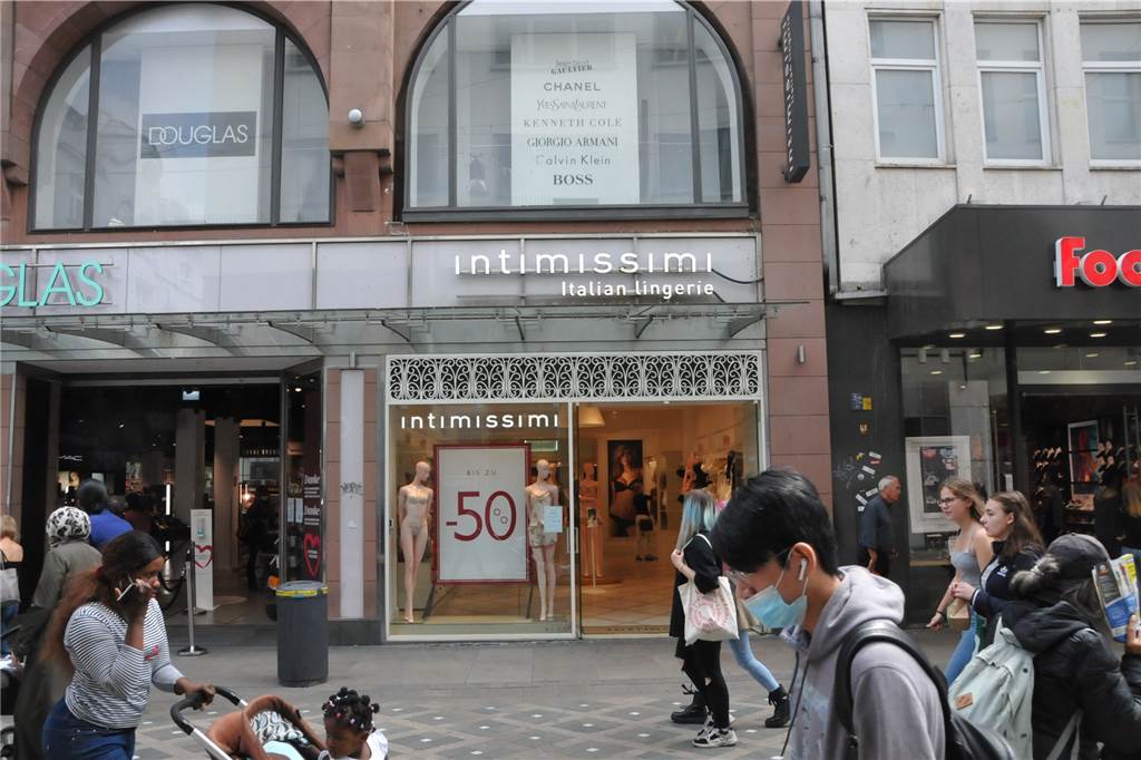 Das Dessous-Geschäft Intimissimi zieht am Westenhellweg um und wechselt von diesem Standort nahe Galeria Kaufhof in die Räume des bisherigen Schmuckgeschäft „I am" in Höhe des Alten Marktes.
