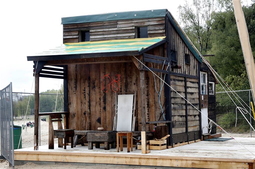 Die Eröffnung des RuhrDing Klima am Silbersee II wird verschoben Das Discuvry-Haus von Yukihiro Taguchi und Chiara Ciccarello steht ebenfalls schon am Silbersee.