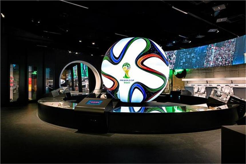 Das Dortmunder Fußballmuseum ist effektvoll inszeniert. 