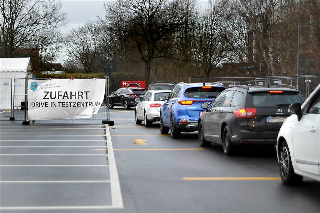 Teststellen in Castrop-Rauxel bewertet: Zwei schneiden deutlich schlechter ab Das Drive-in am Stadtmittelpunkt ist die Teststelle, zu der uns die meisten Bewertungen erreichten. Aber das städtische Testzentrum schnitt bei weitem nicht am besten ab.