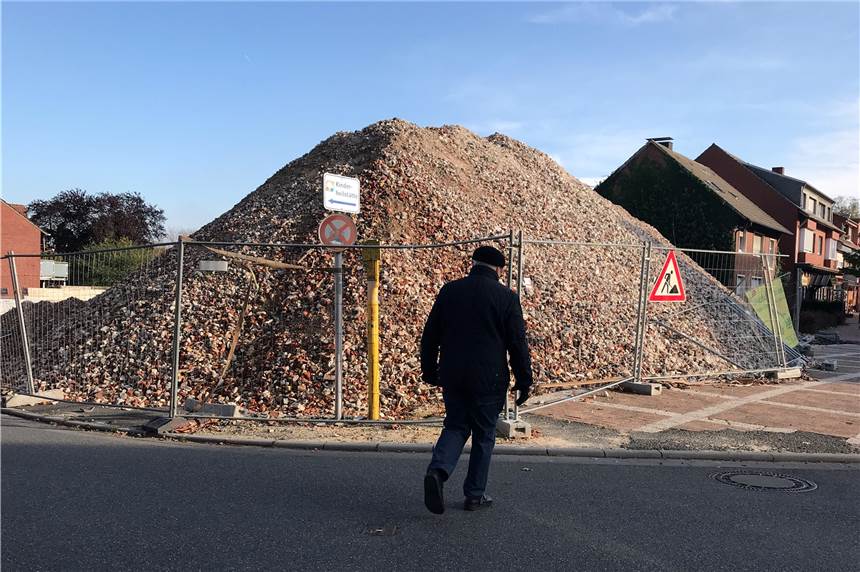 UWG-Antrag mit Sprengkraft zum geplanten Neubau mitten in Nordkirchen Das ehemalige Haus Westermann ist seit geraumer Zeit abgerissen und zu Schutt zerkleinert.