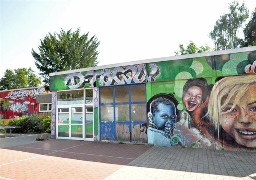Flüchtlinge könnten in Ex-Jugendzentrum ziehen Das ehemalige Jugendzentrum Deininghausen ist jetzt als Flüchtlingsunterkunft im Gespräch.