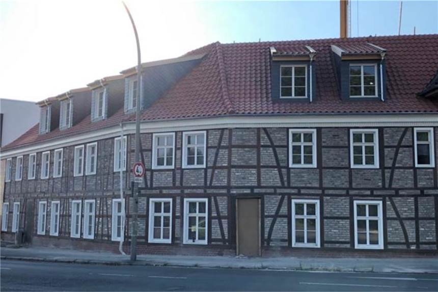 Das Gerüst ist weg: die ersten Bilder vom frisch renovierten Sacré Coeur in Husen Das ehemalige Sacré Coeur an der Husener Straße 54 erstrahlt in neuem Glanz.