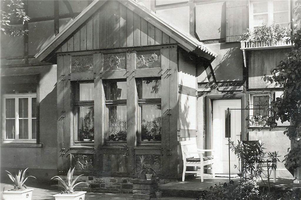 Baumeister war gezwungen, Kapuzinerkirche Werne ganz schlicht zu halten Das ehemalige Wohnhaus von Theodor Wenning an der Südmauer 27 (Foto aus den 1950er Jahren). Heute ist es stark heruntergekommen.