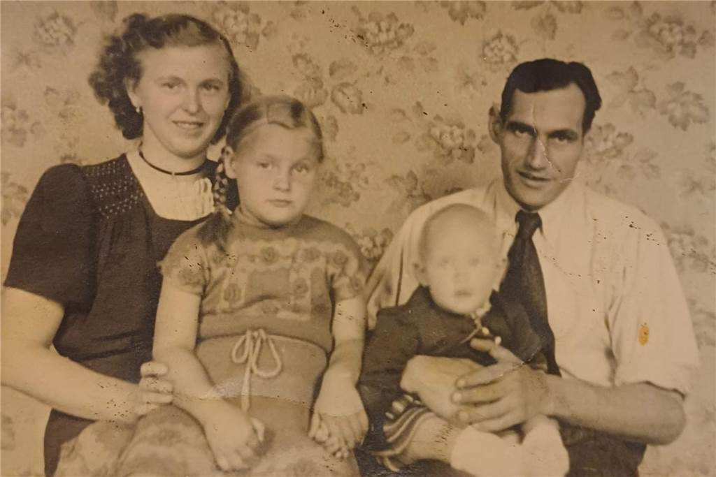 Verleumdet, verraten, verfolgt: Maria Potrzeba aus Asbeck Das Ehepaar Potrzeba mit seinen Töchtern Ingrid und Margaretha