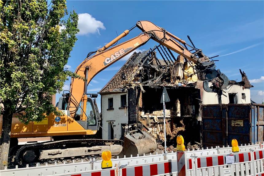 Das Brandhaus im Dortmunder Süden wird abgerissen Das einsturzgefährdete Haus wird abgerissen.
