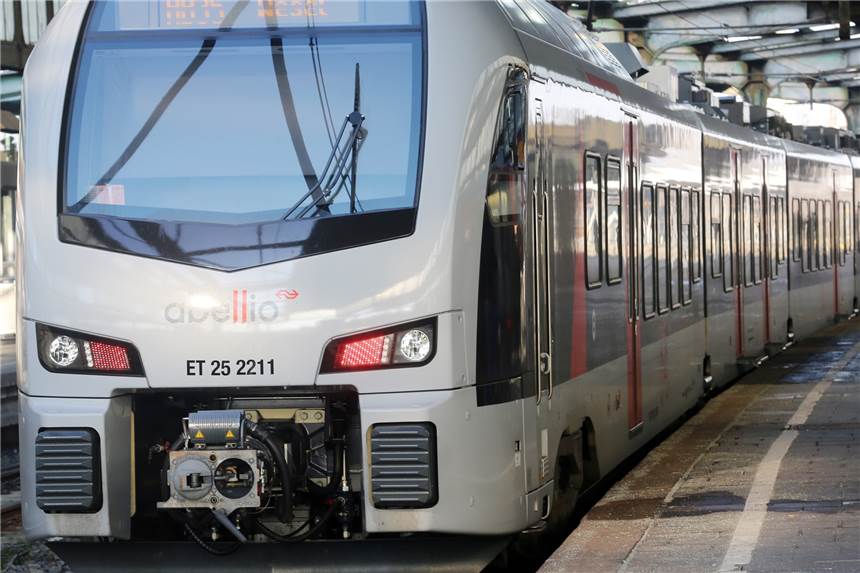 Aggressiver Schwarzfahrer: Lüner hilft und wird mit Bierflasche geschlagen Das Eisenbahnunternehmen Abellio übernimmt seit 2016 auch die Linien RE 19, RB 32 und RB 35 in der Region. Auf einer Zugfahrt Freitagnacht ist ein Fahrgast bei einer Fahrkartenkontrolle ausgerastet.