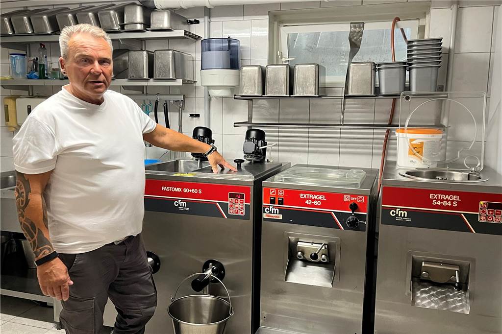 Reiner Hilgers in seinem Eislabor.