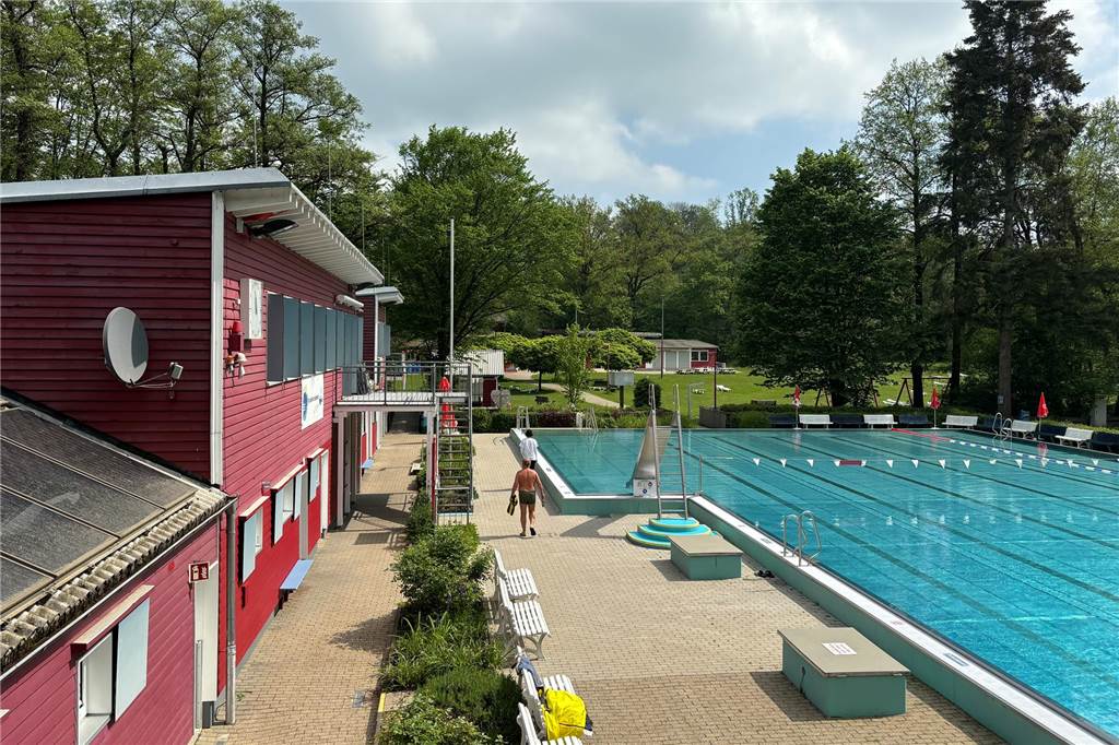 „Was kann es Erfüllenderes geben?“ Diese Menschen „sind“ das Elsebad Das Schwimmerbecken des Elsebads.