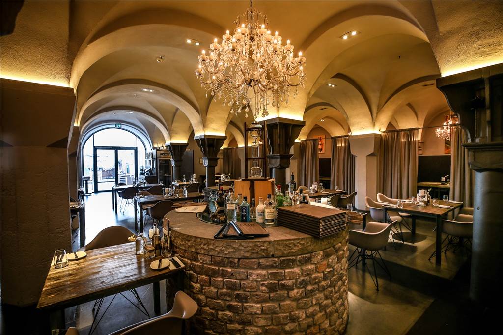 Nach Corona-Knockout: Beliebte Dortmunder Restaurants sind wieder auf Das Emil bietet gehobene Küche im Gewölbekeller des Dortmunder U.