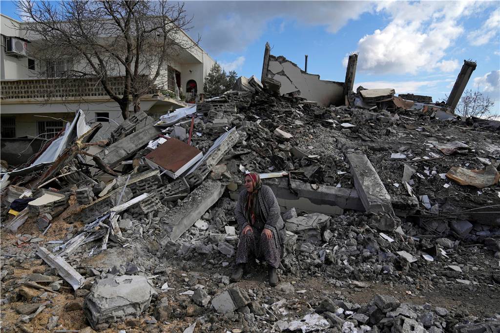 Ibrahim Sero zum Erdbeben: „Haus meines Onkels ist völlig zerstört“ Das Erdbeben in der Türkei erschütterte die Menschen in der Nacht auf Montag (6. Februar).
