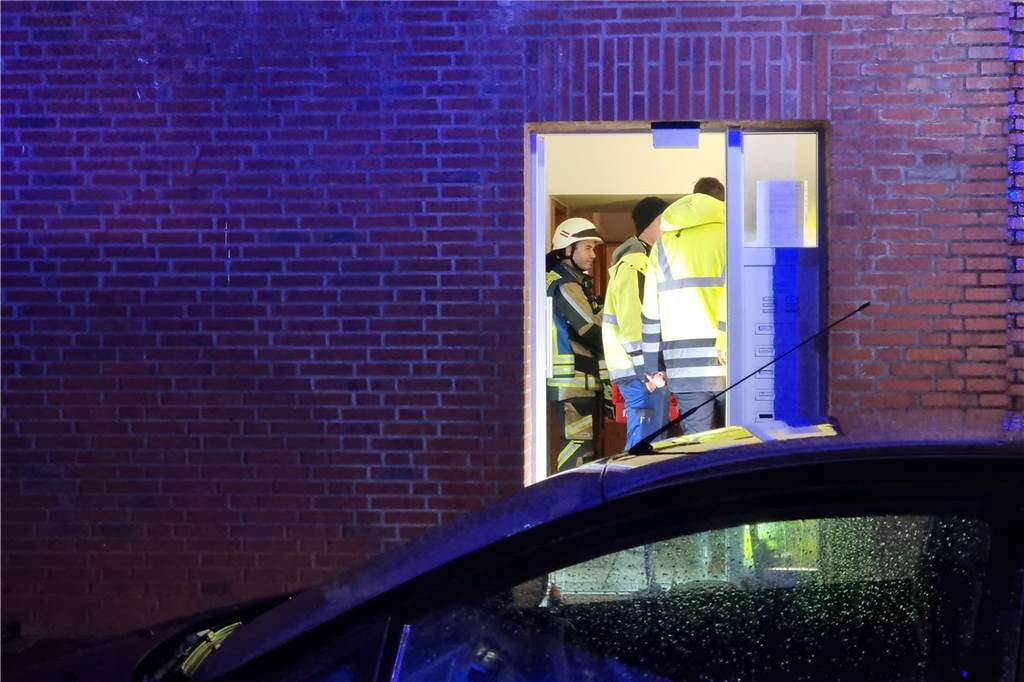 Nach Feuer in Mehrfamilienhaus: Kripo ermittelt mögliche Brandursachen Feuerwehreinsatz in Ahaus